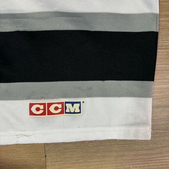 Vintage Los Angeles Kings CCM Home Hockey Jersey White Size Men's L Retro - Picture 5 of 13
